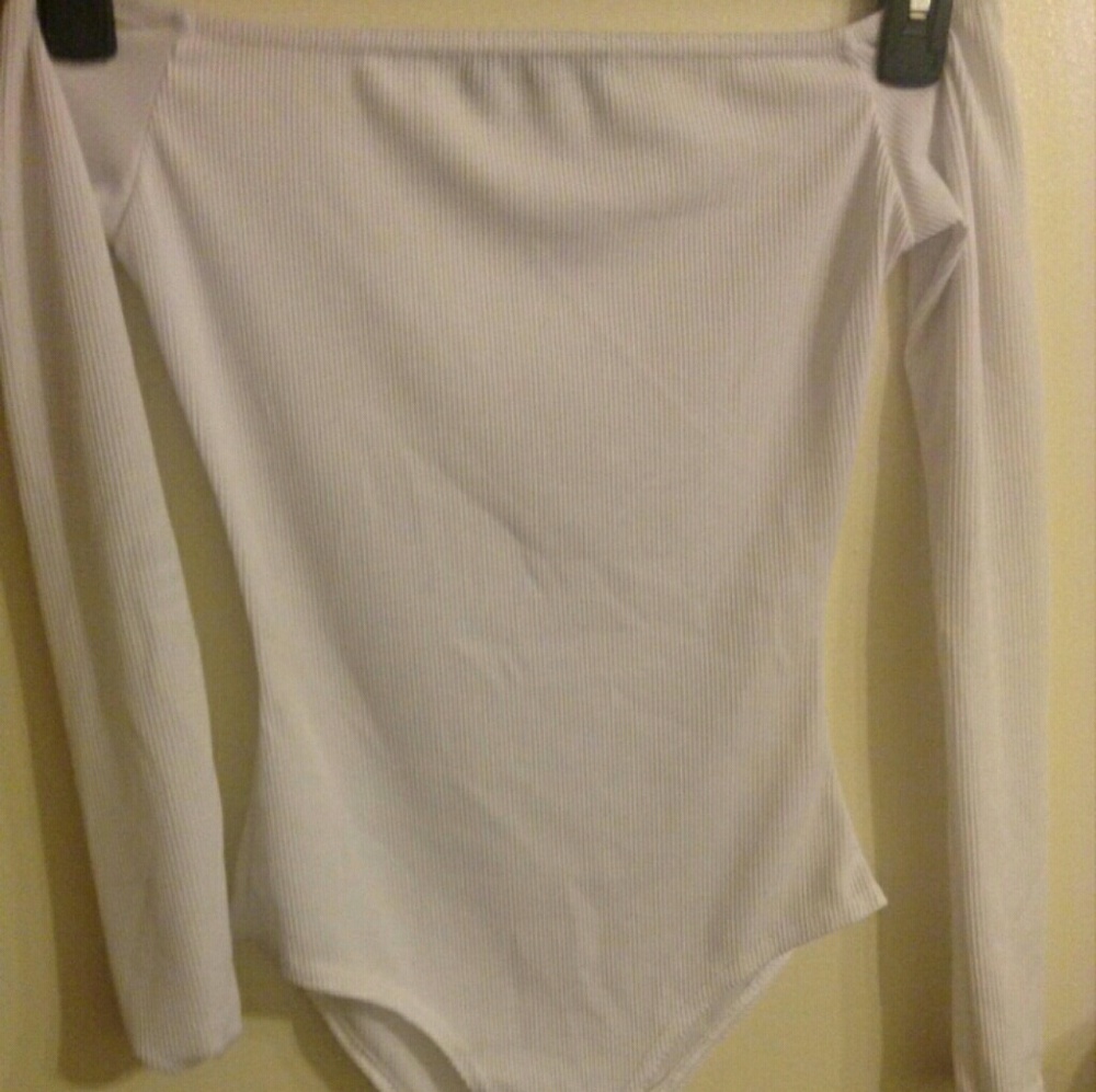White off shoulder bodysuit